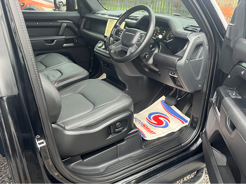 2025 Land Rover Defender HDTP XDYN HSE DM HARD TOP X-DYNAMIC €119,000