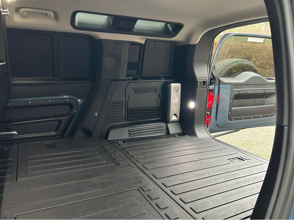 2023 Land Rover Defender 3.0D 110 SE 3 Seat Commercial €50,365