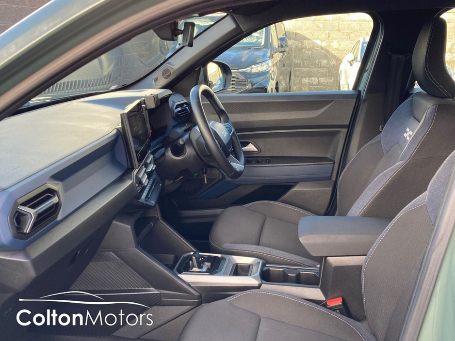 2025 Dacia Duster Expression 1.6 HEV €30,950