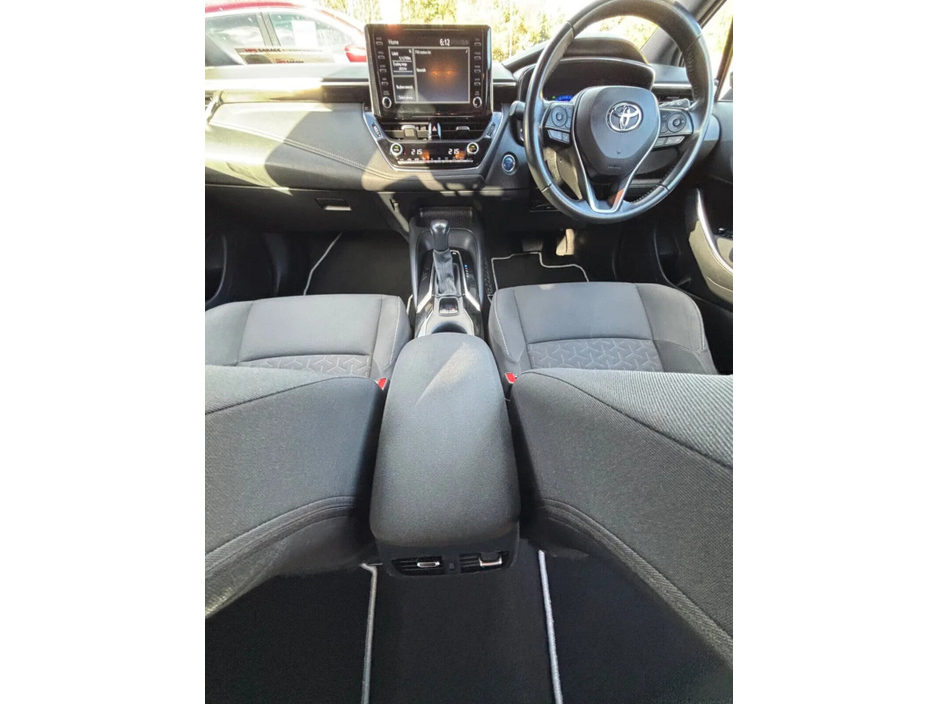 2022 Toyota Corolla 1.8 Hybrid Luna Saloon €20,500