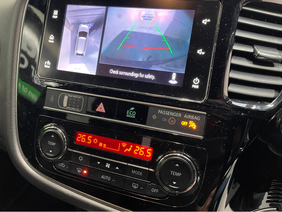 2018 Mitsubishi Outlander HYBRID 2.4 PHEV 4H AUTOMATIC 5DR MODEL  www.bolandscarcentre.ie €19,900