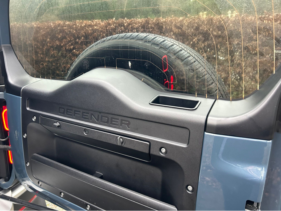 2023 Land Rover Defender 3.0D 110 SE 3 Seat Commercial €50,365