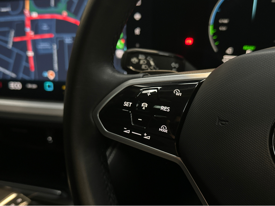 2024 Volkswagen Touareg 3.0 V6 TSIe  ELEGANCE 381PS €72,950