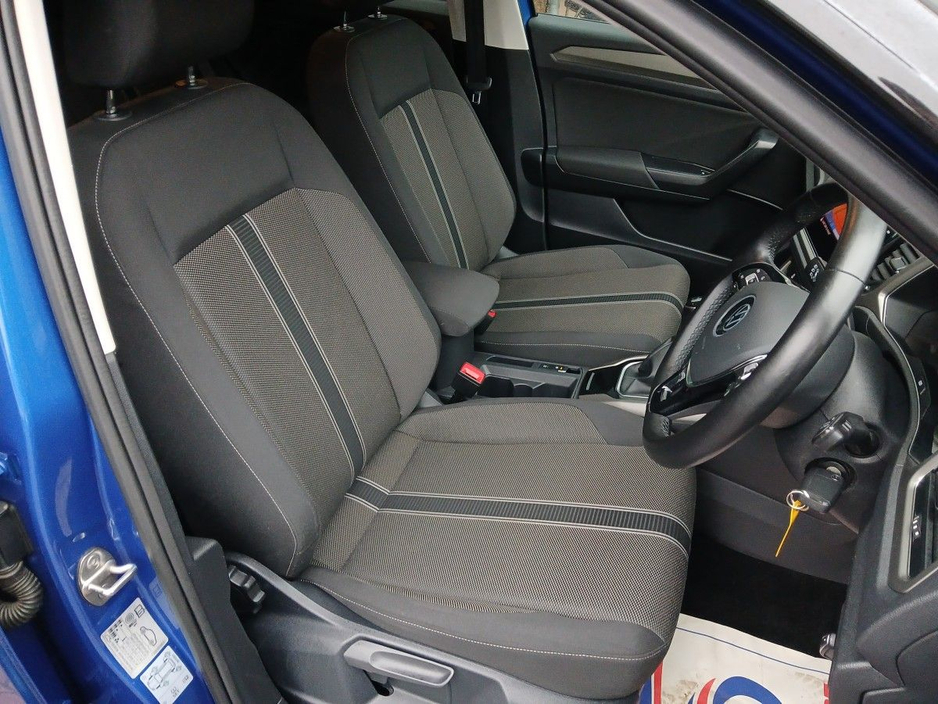 2021 Volkswagen T-Roc 1.0 TSI 110bhp Design, Ravenna Blue with Black Roof, Rear Camera. €23,900
