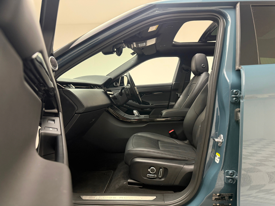 2024 Land Rover Range Rover Evoque HSE DYNAMIC P300E *HUGE SPEC* €52,990