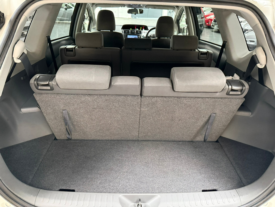 2013 Toyota Prius  €12,490