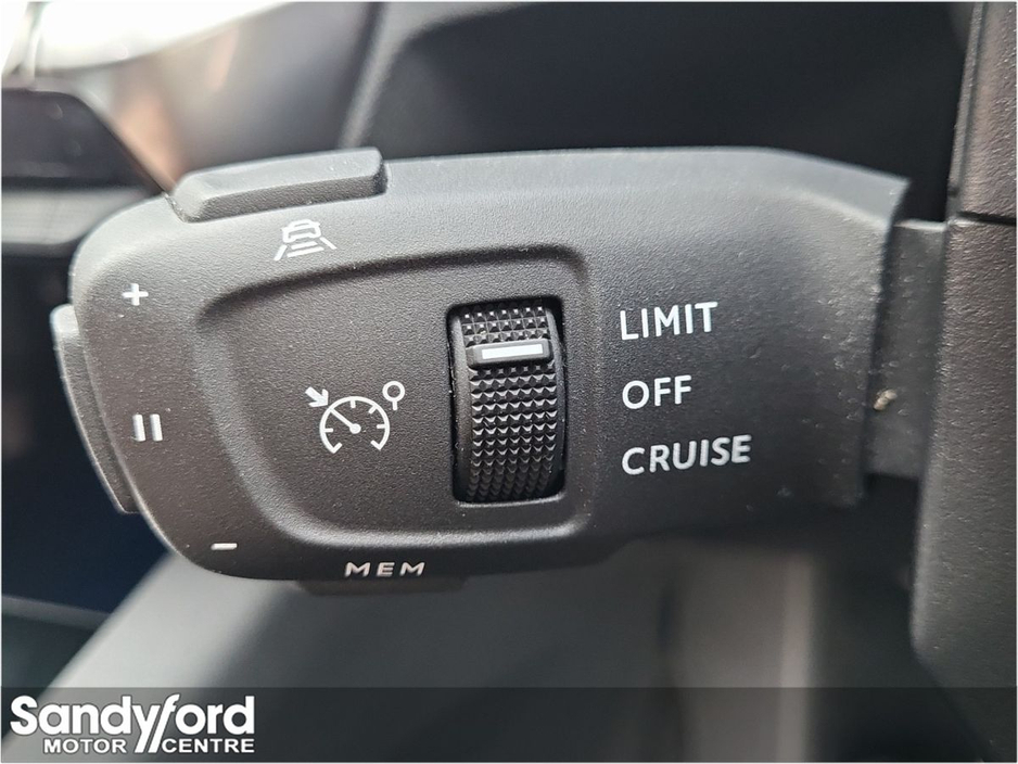 2023 Peugeot 3008 HYBRID2 225bhp PHEV GT €29,950