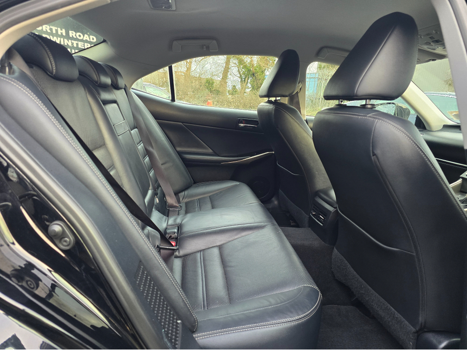 2014 Lexus IS 300 h 300 H EXECUTIVE EDITION E-C E-CVT 4DR 2.5 A €13,650