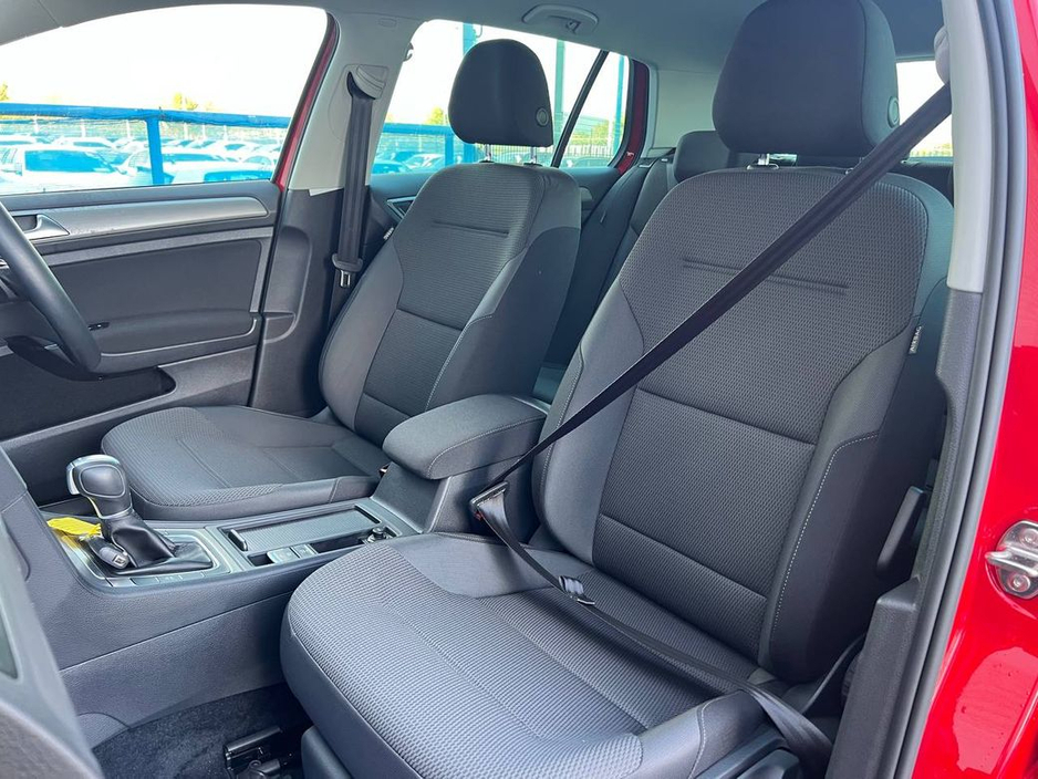 2016 Volkswagen Golf 1.2 TSI AUTO * PRISTINE CONDITION* // ONLY 10, 846 KM FROM NEW // APPLE CARPLAY/ANDROID AUTO // DUAL ZONE CLIMATE CONTROL €14,900