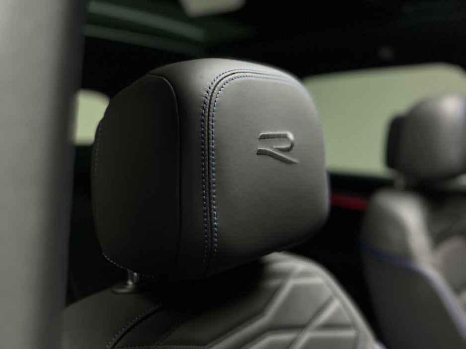 2025 Volkswagen Touareg R V6 3.0 TSI PHEV 462HP €89,990