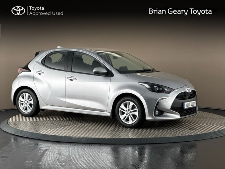 2023 Toyota Yaris HYBRID LUNA €23,950
