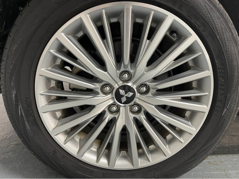 2018 Mitsubishi Outlander (Low Km's) HYBRID 2.4 PHEV AUTOMATIC 5DR MODEL  www.bolandscarcentre.ie €20,900