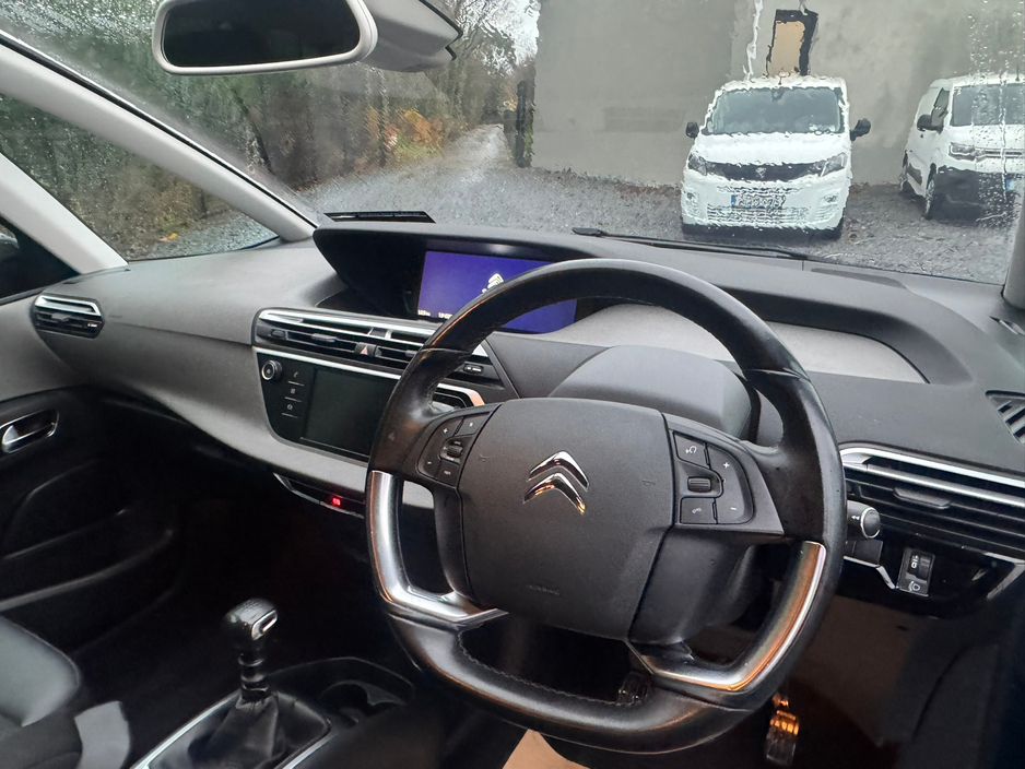 2022 Citroen Grand C4 SpaceTourer  €21,500