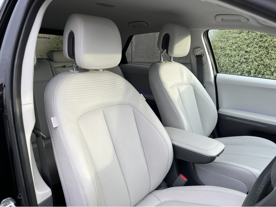2023 Hyundai Ioniq 5 PREMIUM LE 58KW //FULL LEATHER SEATS//HEATED SEATS AND STEERING WHEEL//ADAPTIVE CRUISE CONTROL// €28,950