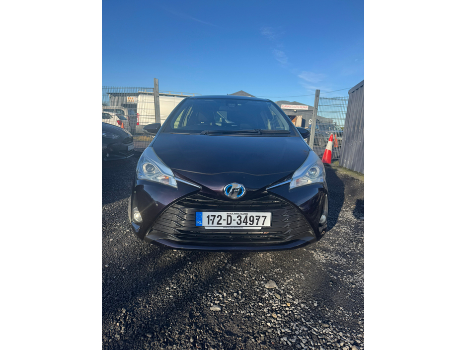 2017 Toyota Vitz  €12,250