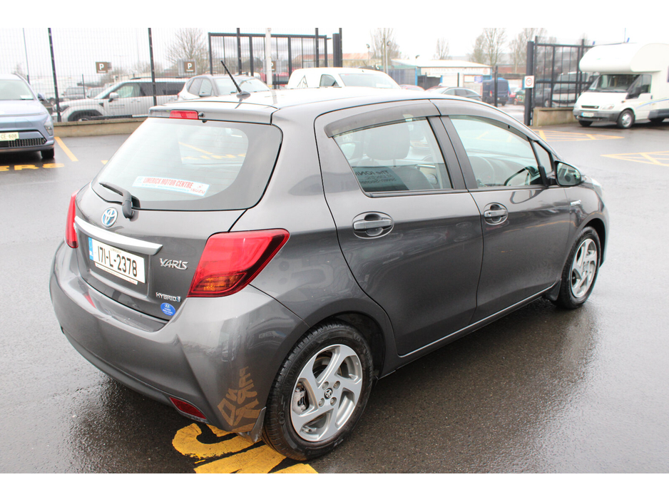 2017 Toyota Yaris Hybrid Luxury €14,950