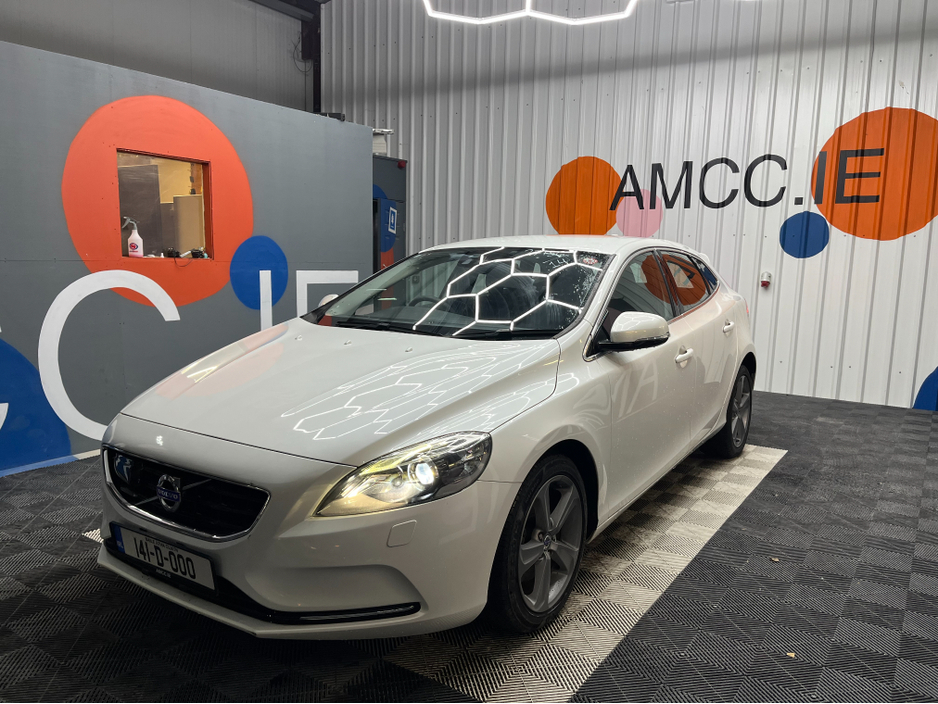 2014 Volvo V40 €10950! 2014 VOLVO V40 1.6 AUTOMATIC / CRUISE CONTROL / REVERSE CAMERA / ELECTRIC MEMORY & HEATED SEATS €10,950