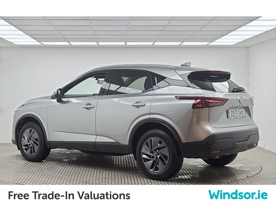 2022 Nissan Qashqai 1.3 PET MILD HYBRID SV + Glass Roof Rail Pack €25,995