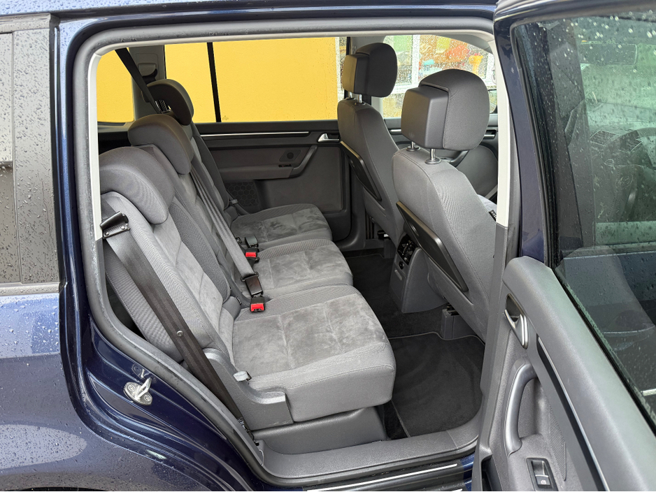 2015 Volkswagen Touran 1.4TSI HIGHLINE AUTOMATIC DBA-1TCTH €14,950