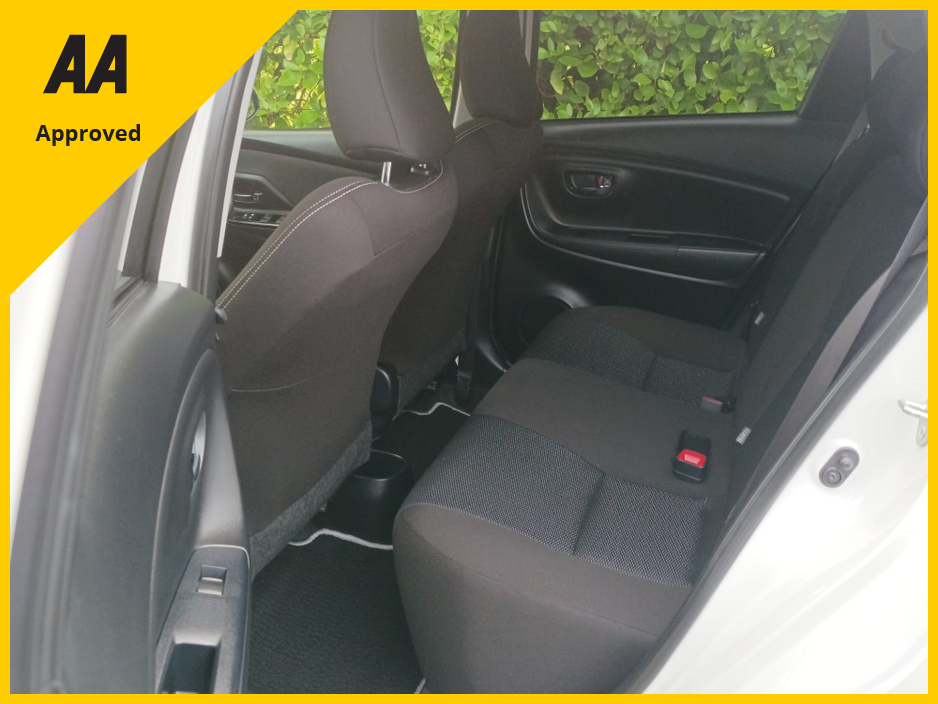 2019 Toyota Yaris 1.3 PETROL AUTOMATIC HIGH SPEC COMPREHENSIVE SERVICE HISTORY (8 STAMPS) LARGE TOUCH SCREEN MULTIMEDIA SYSTEM WITH APPLE CAR PLAY & ANDROID AUTO TOYOTA SAFETY SENSE JUST FULLY SERVICED 2 YEARS NCT €15,949