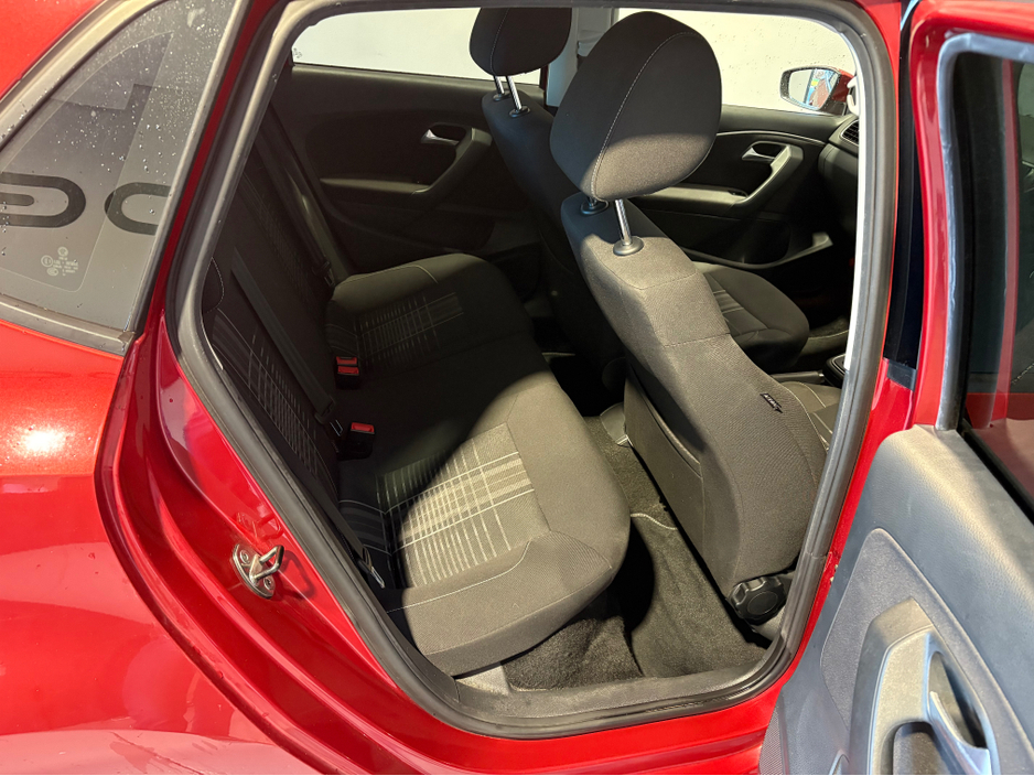 2015 Volkswagen Polo LOUNGE MODEL- REVERSE CAMERA €10,650