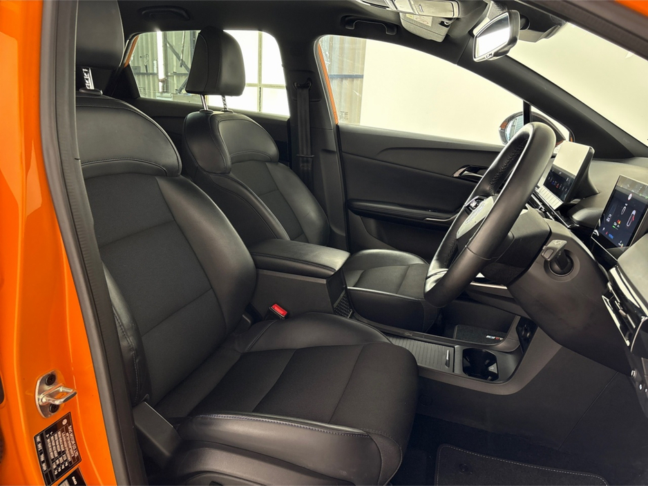 2024 MG 4 EXCLUSIVE- 64KWH**HALF LEATHER INTERIOR**HEATED SEATS & INTERIOR**REVERSING CAMERA**TINTED WINDOWS**ADAPTIVE CRUSIE CONTROL**HISTORY CHECKED**FINANCE ARRANGED** €24,695