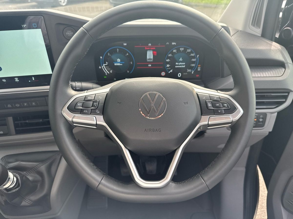 2025 Volkswagen Transporter  €33,495