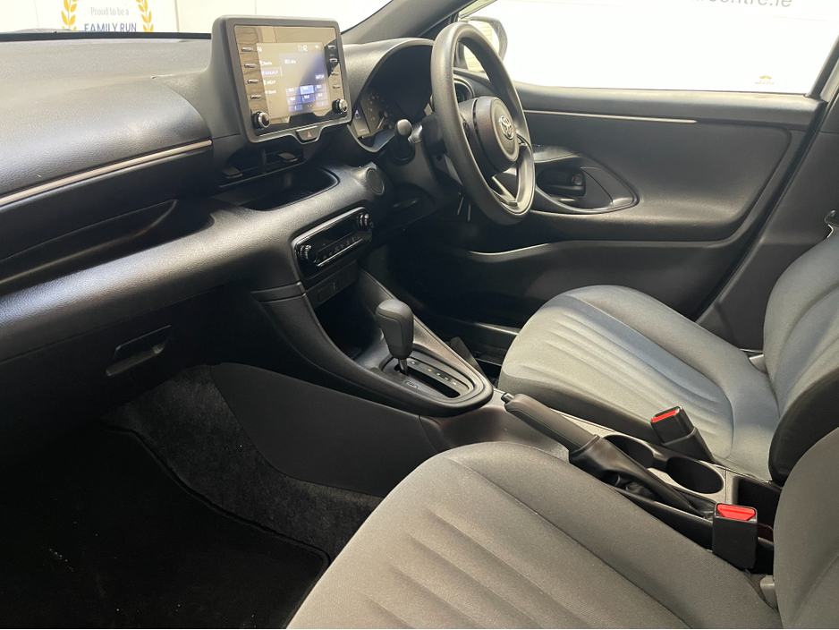 2020 Toyota Yaris (Low Kms) HYBRID 1.5 AUTOMATIC 5DR MODEL  www.bolandscarcentre.ie €15,900