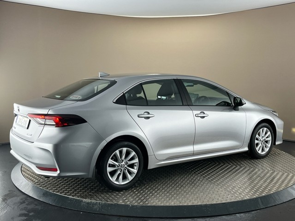 2024 Toyota Corolla LUNA SALOON AUTO Hybrid €29,950