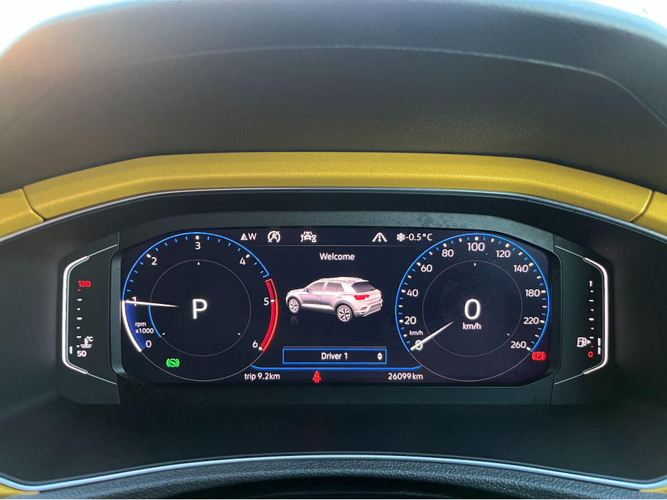 2020 Volkswagen T-Roc STYLE DESIGN AUTOMATIC 2.0 DIESEL //LOW MILES//REVERSE CAMERA//KEYLESS ENTRY//ADAPTIVE CRUISE CONTROL//BLIND SPOT WARNING// €23,950