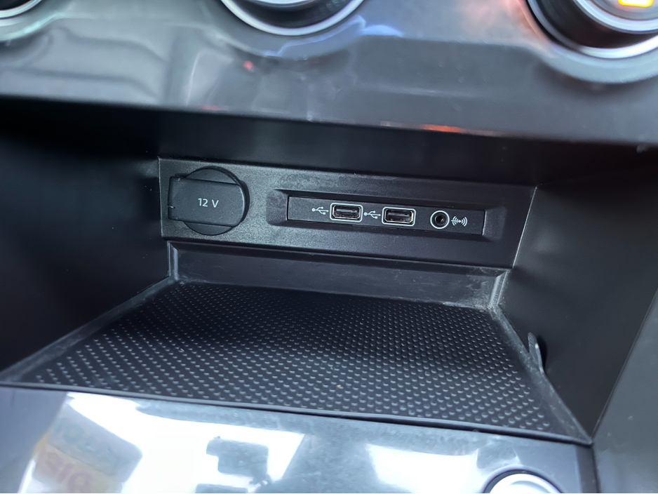 2018 Volkswagen Tiguan R-LINE 4 MOTION AUTOMATIC 2.0 DIESEL //MASSIVE SPEC//FULL LEATHER//HEAD UP DISPLAY//HEATED SEATS//360 PARKING CAMERAS// €29,950