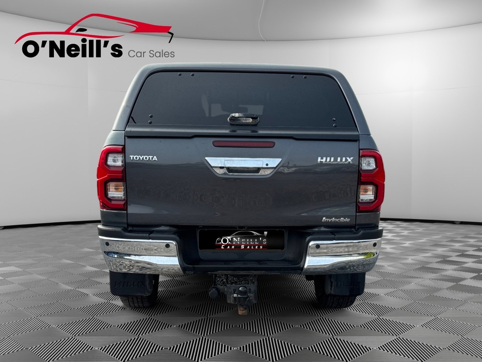 2021 Toyota Hilux INVINCIBLE D-4D 4WD #230 €32,999