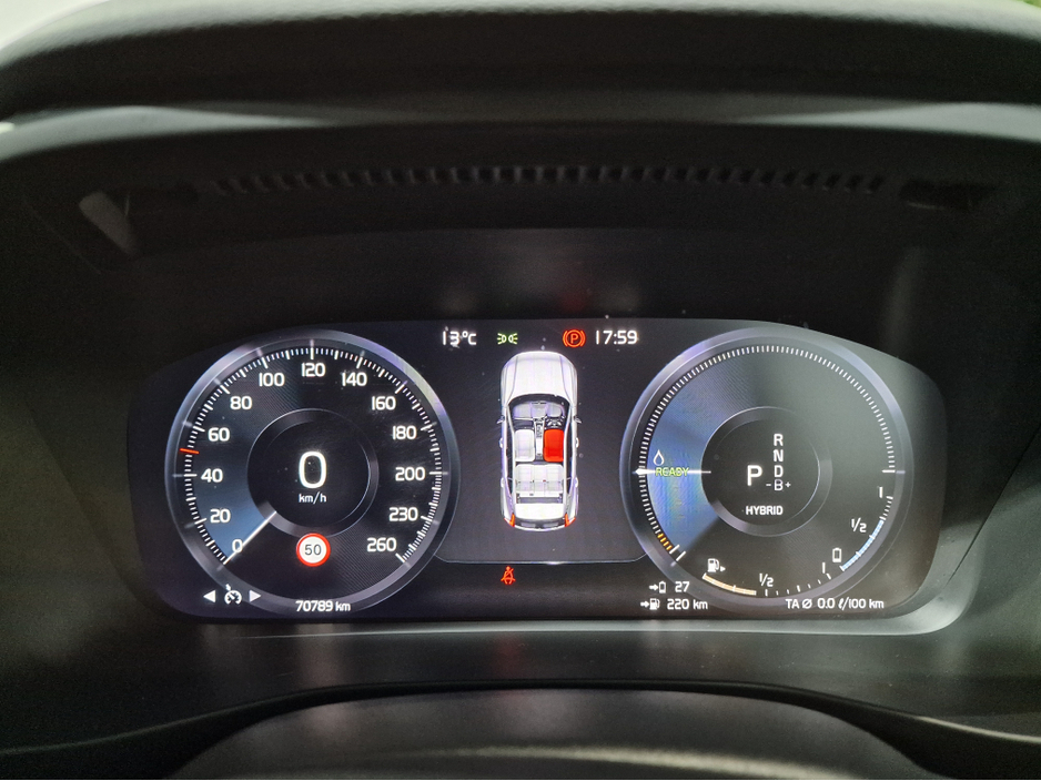 2022 Volvo XC40 T4 PLUS DARK RECHARGE AUTOMATIC **ONE OWNER / APPLE CARPLAY / BLIND SPOT ASSIST / ELECTRIC BOOTLID / HEATED FRONT & REAR SEATS / HEATED STEERING WHEEL / REVERSE CAMERA / WIRELESS PHONE CHARGING** €34,900