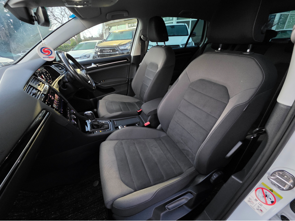 2017 Volkswagen Golf ( 172 REG ) HIGHLINE 1.4 MK7.5 SAT NAV PACK - VIRTUAL CLOCKS -REVERSE CAMERA - NAVIGATION - CARPLAY - ANDROID AUTO- BLIND SPOT REAR TRAFFIC ASSIST - DISCOVER PRO €17,950