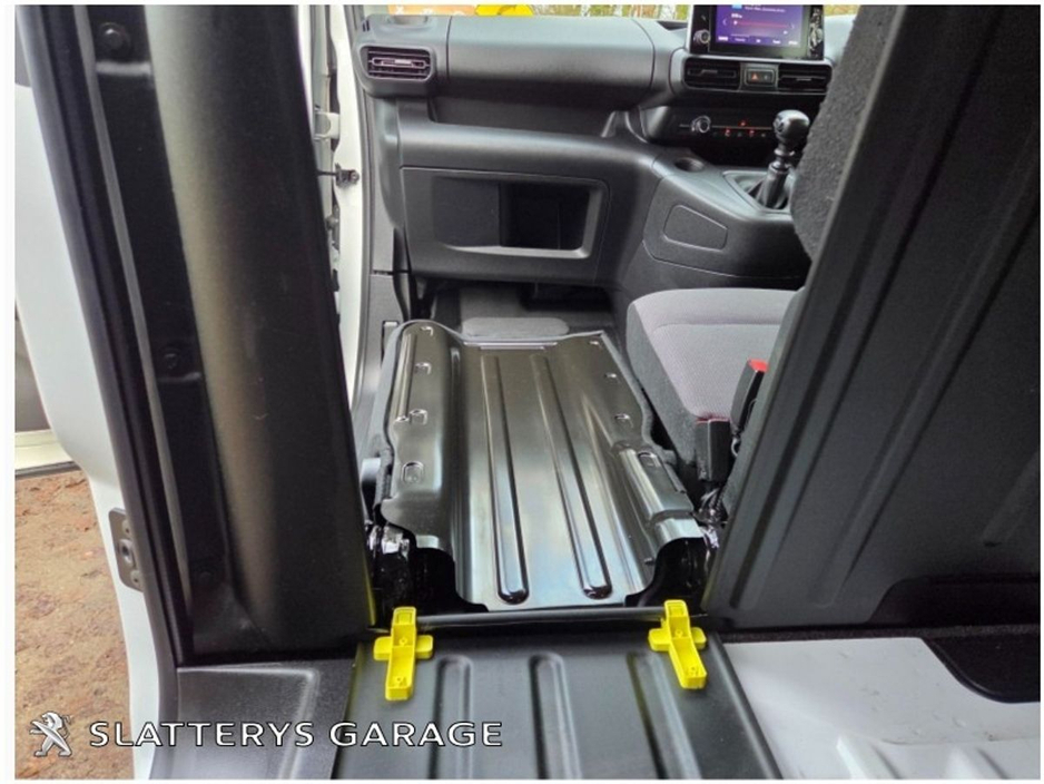 2023 Opel Combo COMBO SPORT-L1H1-1.5 100BHP D-6 €14,227