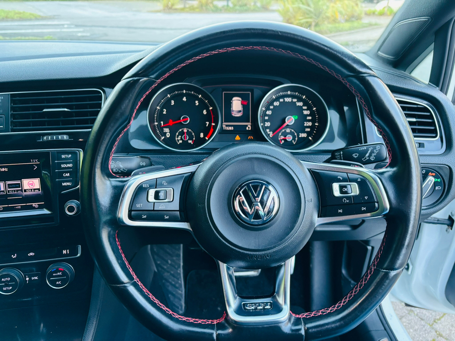 2014 Volkswagen Golf  €16,950