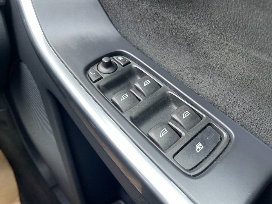 2016 Volvo XC60 2.0 D4 R-Design Nav SUV 5dr Diesel Auto Euro 6 (s/s) (190 ps)