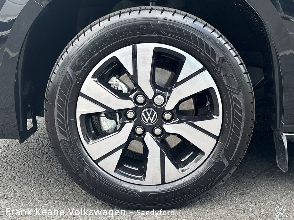 2026 Volkswagen Transporter HIGHLINE AUTO 30 LWB 150BHP *5 YEAR WARRANTY* *0% FINANCE AVAILABLE* *17" MONTE CARLO ALLOYS* *BODY COLOUR CODED BUMPERS* *APPLE CARPLAY/ANDROID AUTO* *REAR VIEW CAMERA* *FRONT AND REAR PARKING SENSOR €38,952