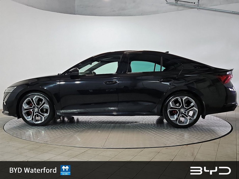 2023 Skoda Octavia RS 2.0TDI 200HP DSG - Dual Climate Control, Reverse Camera, Adaptive Cruise Control, Heated Seats & Steering Wheel, 19" Altair Alloys €40,995