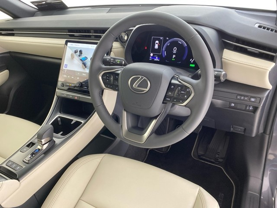 2025 Lexus LBX Elegant €39,950