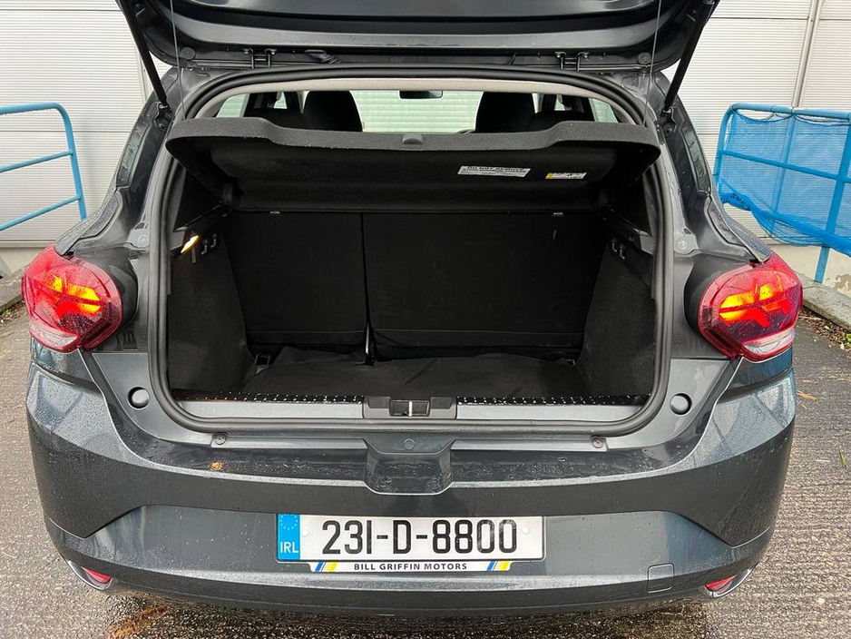 2023 Dacia Sandero ESSENTIAL 1.0 TCE // CRUISE CONTROL // AIR CONDITIONING // 2 KEYS €12,900