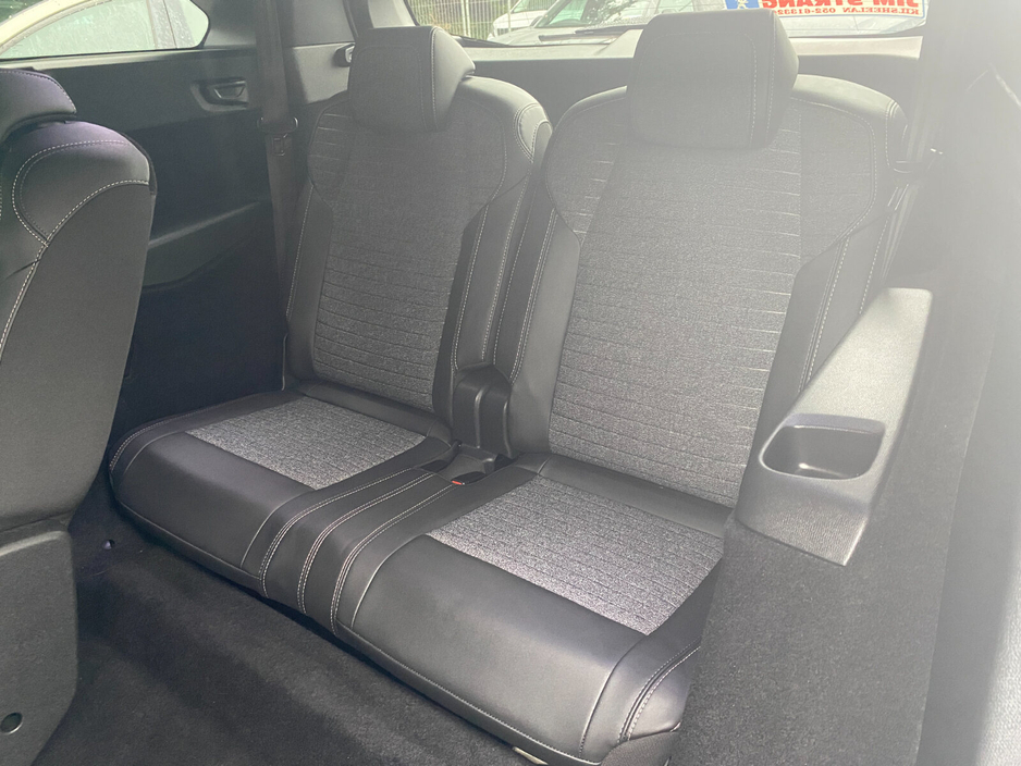 2025 Peugeot 5008 1.2 MHEV 145bhp E-DCS6 Allure €47,900