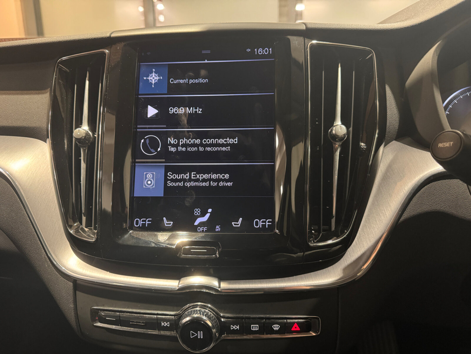 2021 Volvo XC60 B4 MHEV DSL (197hp) Momentum €42,950