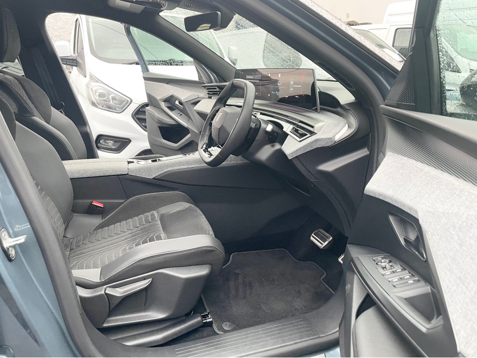 2025 Peugeot 5008 E 5008 GT-LINE 73KW 213BHP FULLY ELECTRIC €47,950