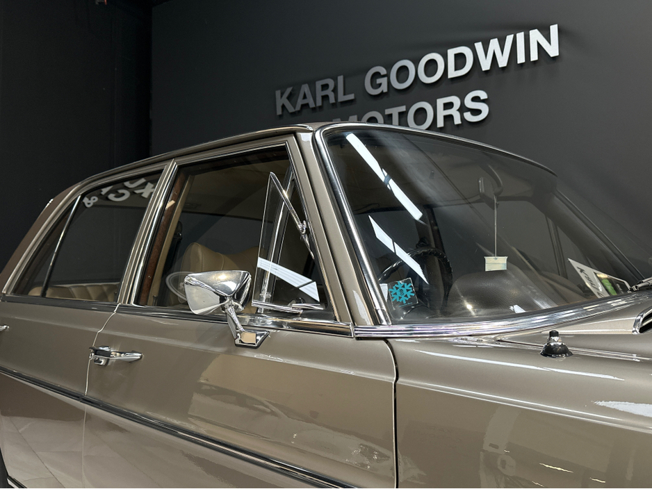 1970 Mercedes-Benz 280 280 SE AUTO VINTAGE €24,950