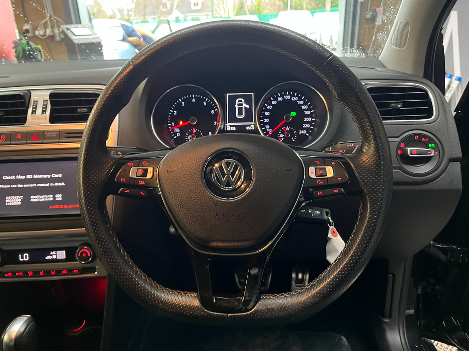2017 Volkswagen Polo €13950! 2017 VOLKSWAGEN POLO CROSS 1.2 AUTOMATIC / CRUISE CONTROL / REVERSE CAMERA / PADDLE SHIFTERS €13,950