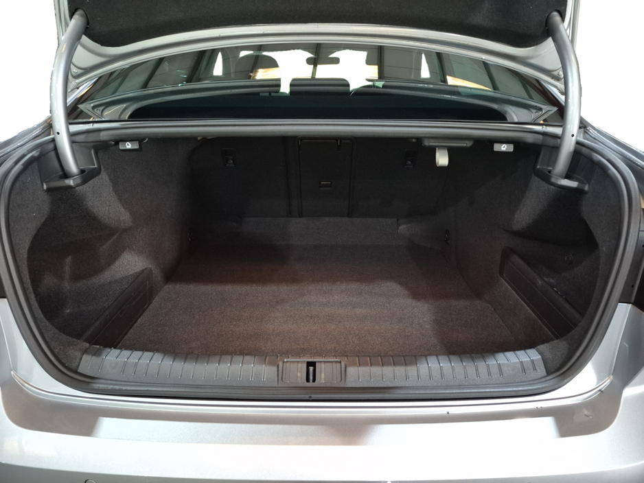 2022 Volkswagen Passat BUSINESS 2.0 TDI MANUAL 6SPEED FWD 150 4DR €27,000