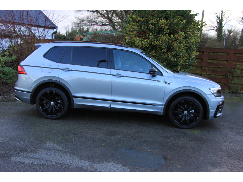 2022 Volkswagen Tiguan Allspace Black Edition R Line * Sunroof * 7 Seats €43,950