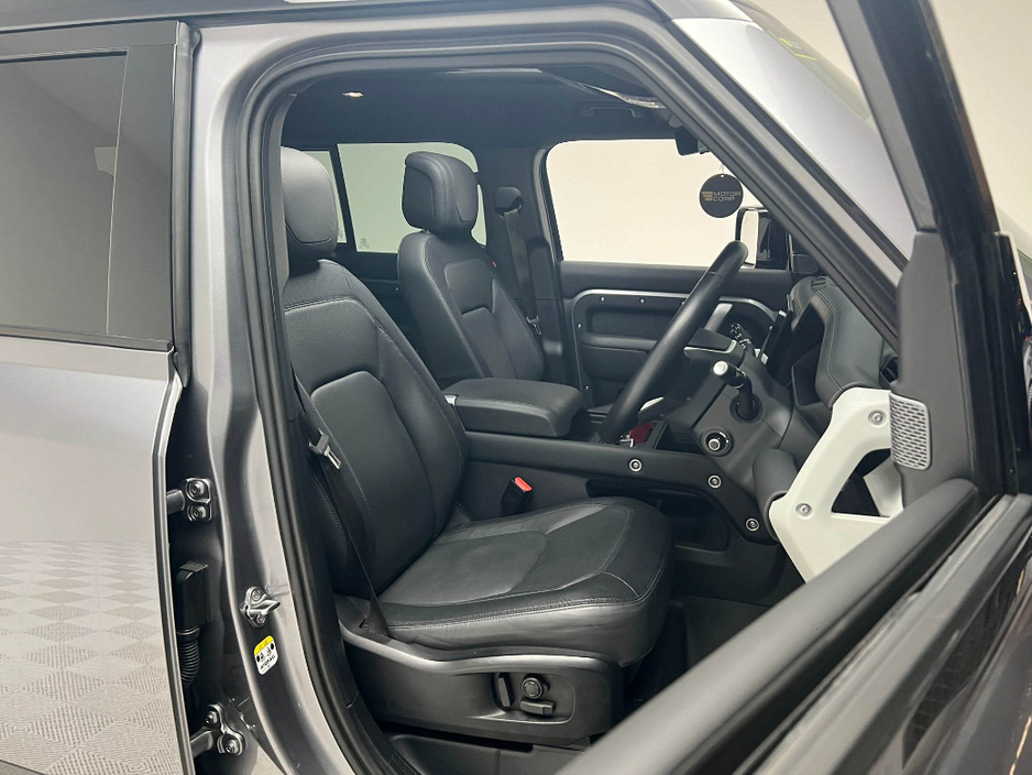 2024 Land Rover Defender HSE X-DYNAMIC P400E €87,990