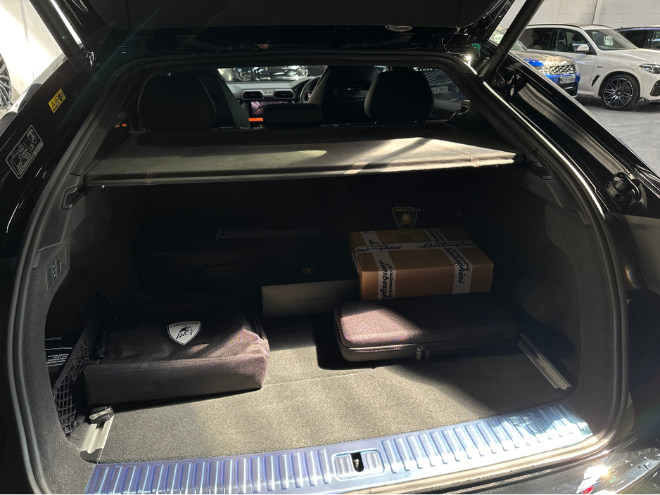 2025 Lamborghini Urus URUS S-E 4X4 V8 TWIN TURBO €359,950